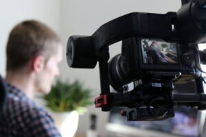 動画を見てくれた人が問い合わせてくれない…集客につながる動画って何が違う?【2026年版】