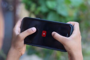 動画、何分くらいがちょうどいい?SNS別の目安と長すぎNG理由【2026年版】