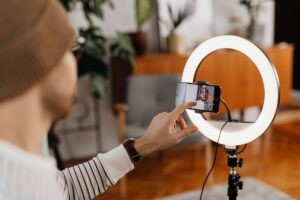 動画を投稿しても再生数がゼロのまま…何が原因?【2026年版】初心者が見落としがちな7つのポイント