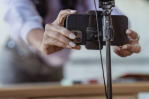 動画を撮ったのにブレブレで見づらい…手ブレを防ぐ撮影の基本【2026年版】